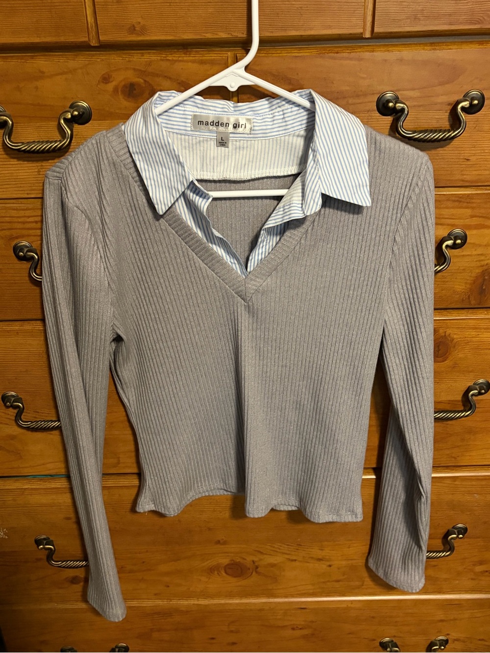 Madden Girl Gray Ribbed V‑Neck Layered Long Sleeve Top with Striped Collar